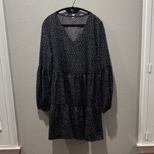 ✨ Stunning V-Neck Tiered Polka Dot Dress – SZ L ✨